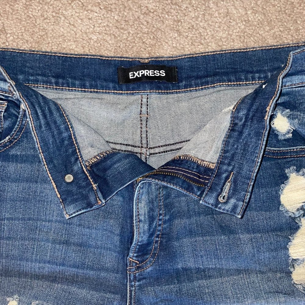 Express Performance Stretch High Rise Distressed Shorts - Picture 3 of 4